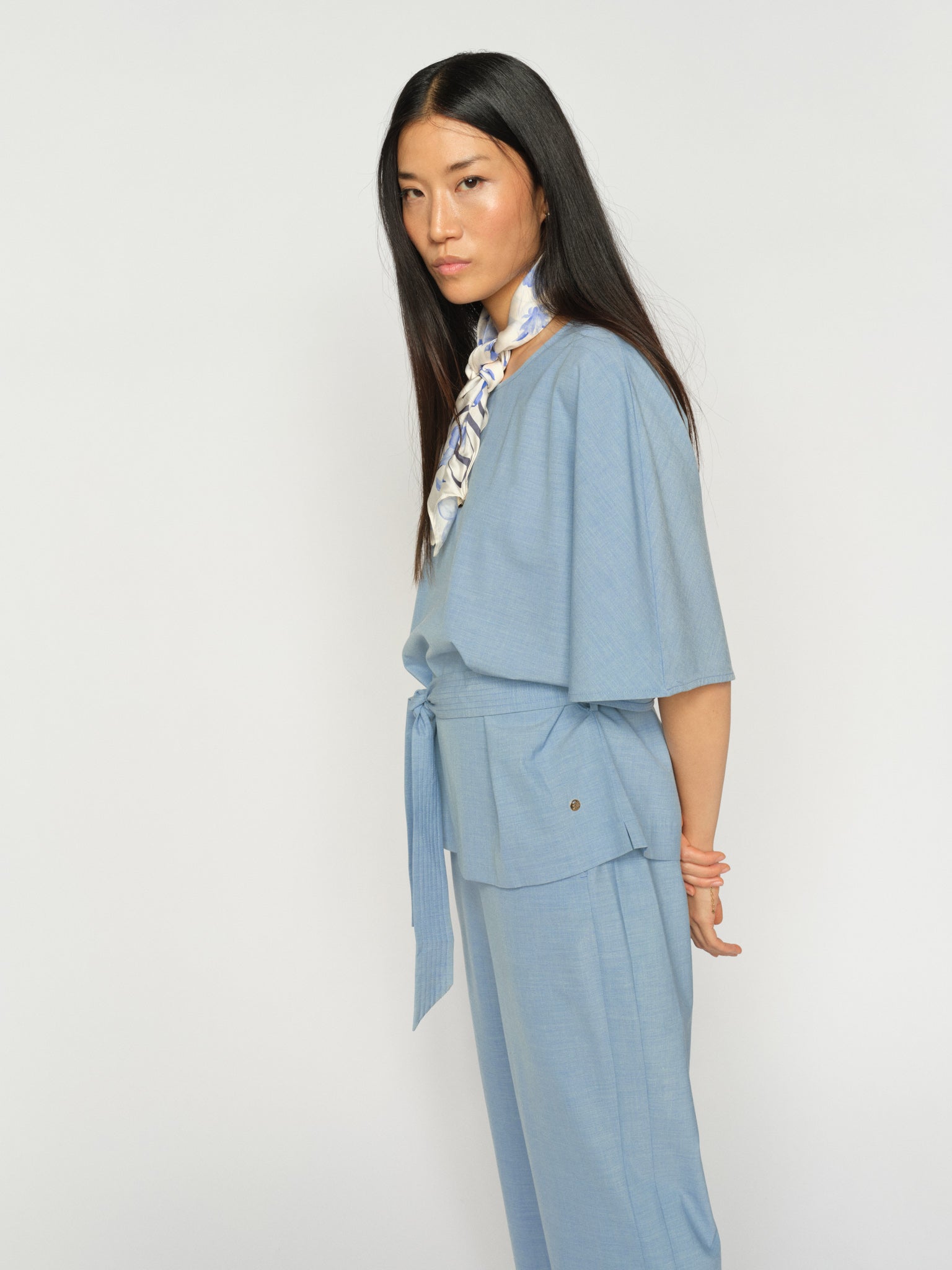 Modelshot / Light Blue / Detail